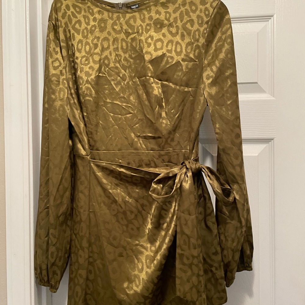 Elegant Gold Leopard Print Women's Dress